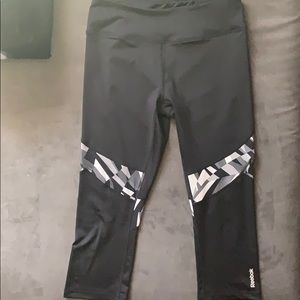 4 for $20 / Reebok capri workout leggings